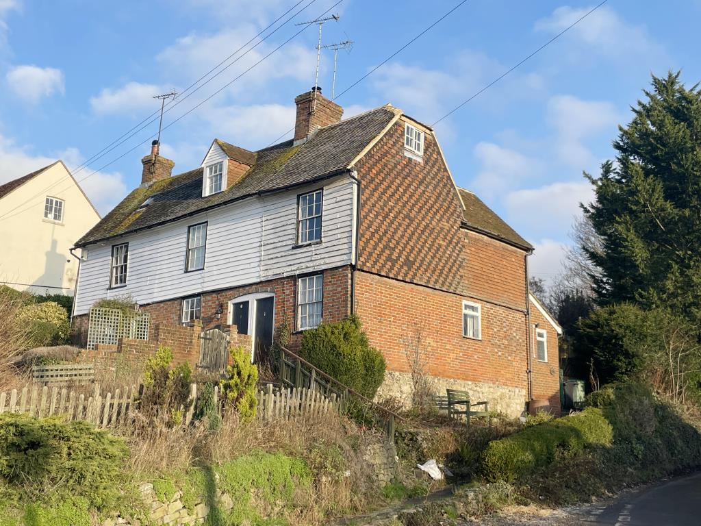 Lot: 116 - PERIOD END-TERRACE COTTAGE FOR MODERNISATION - Period cottage for modernisation